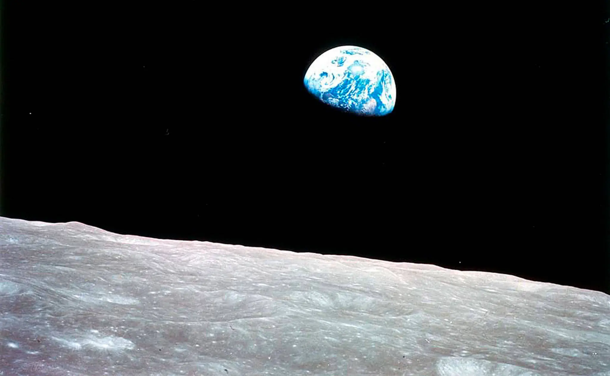 14926036 web1 L Earthrise EDH